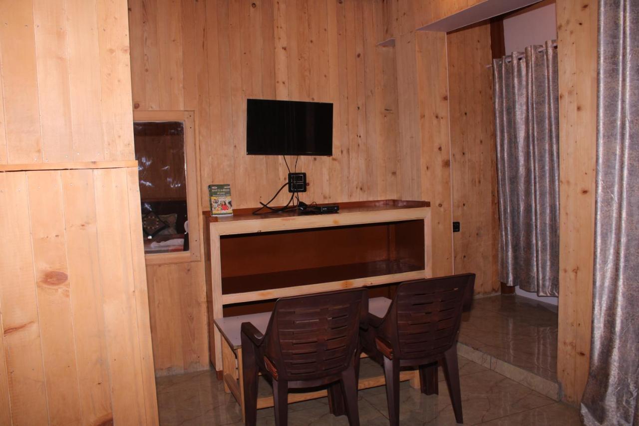 Hotel Mannat Sach Pass Tisa ภายนอก รูปภาพ